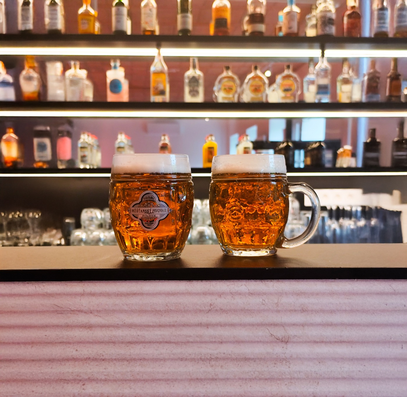 Čapované pivo v Gardinn Cafe & Bar